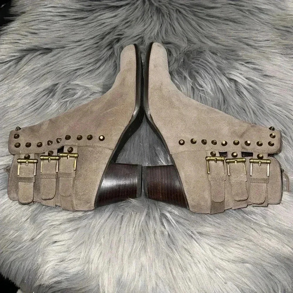 Stuart Weitzman Kickstart Studded Ankle Suede Heel Boots Booties Neutral Preppy - Picture 7 of 15